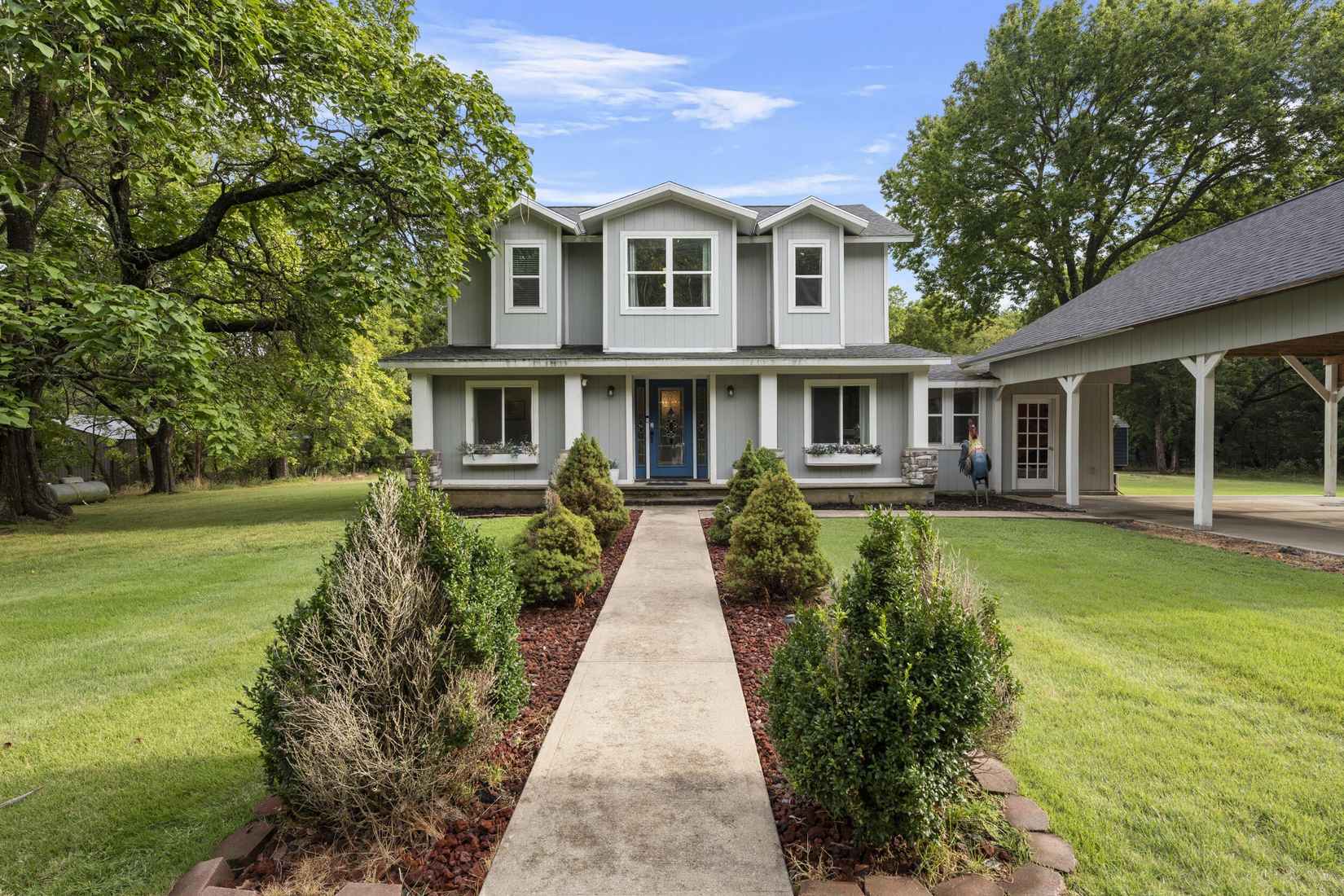 450521 Lake Shr Dr  