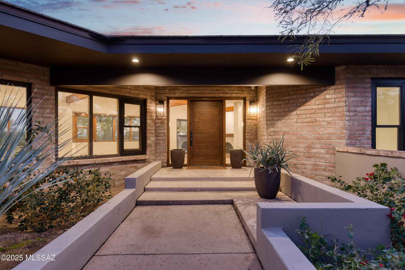 4740 N Hacienda del Sol Rd  