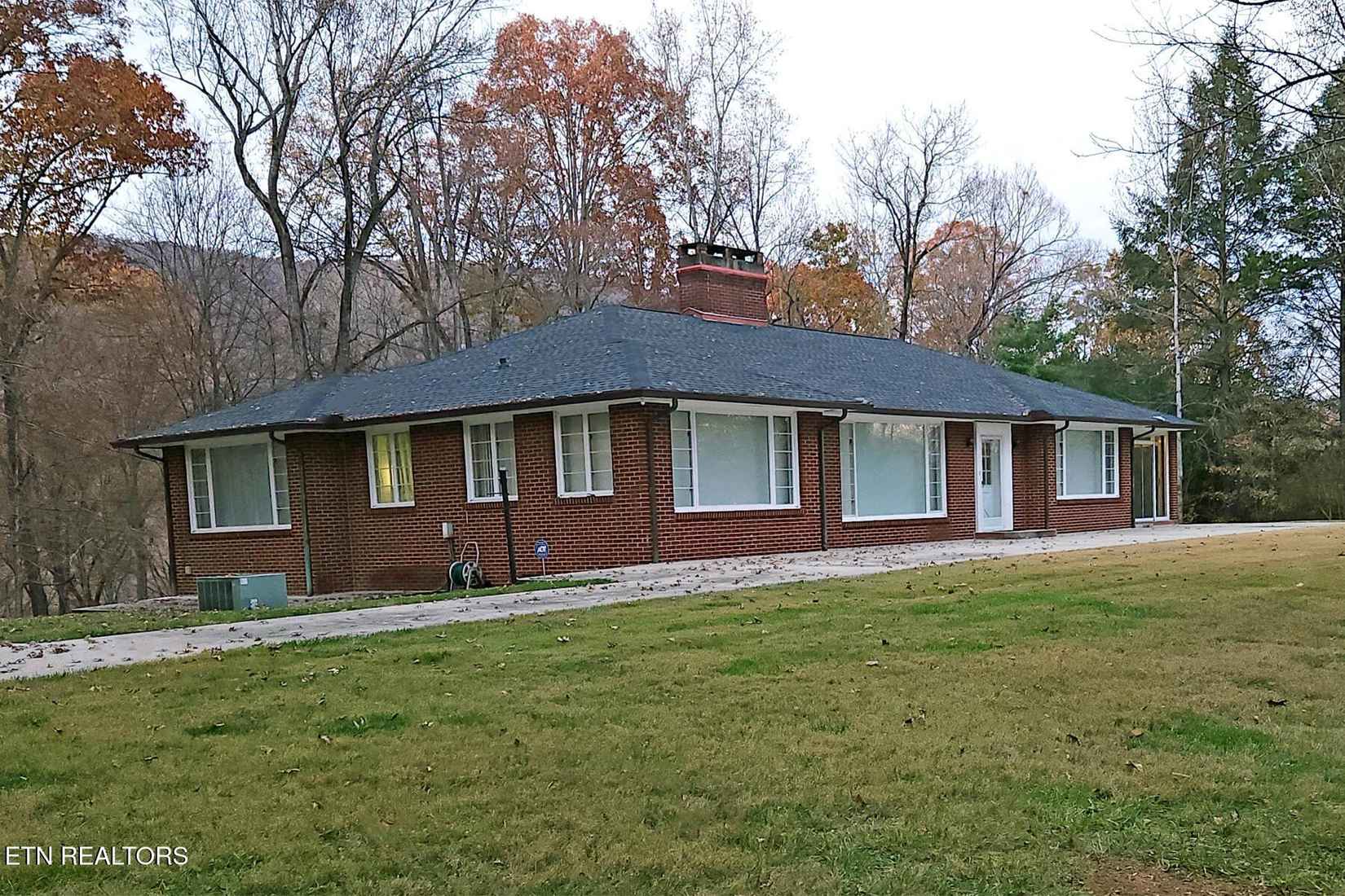 140 Magna Vista Dr  