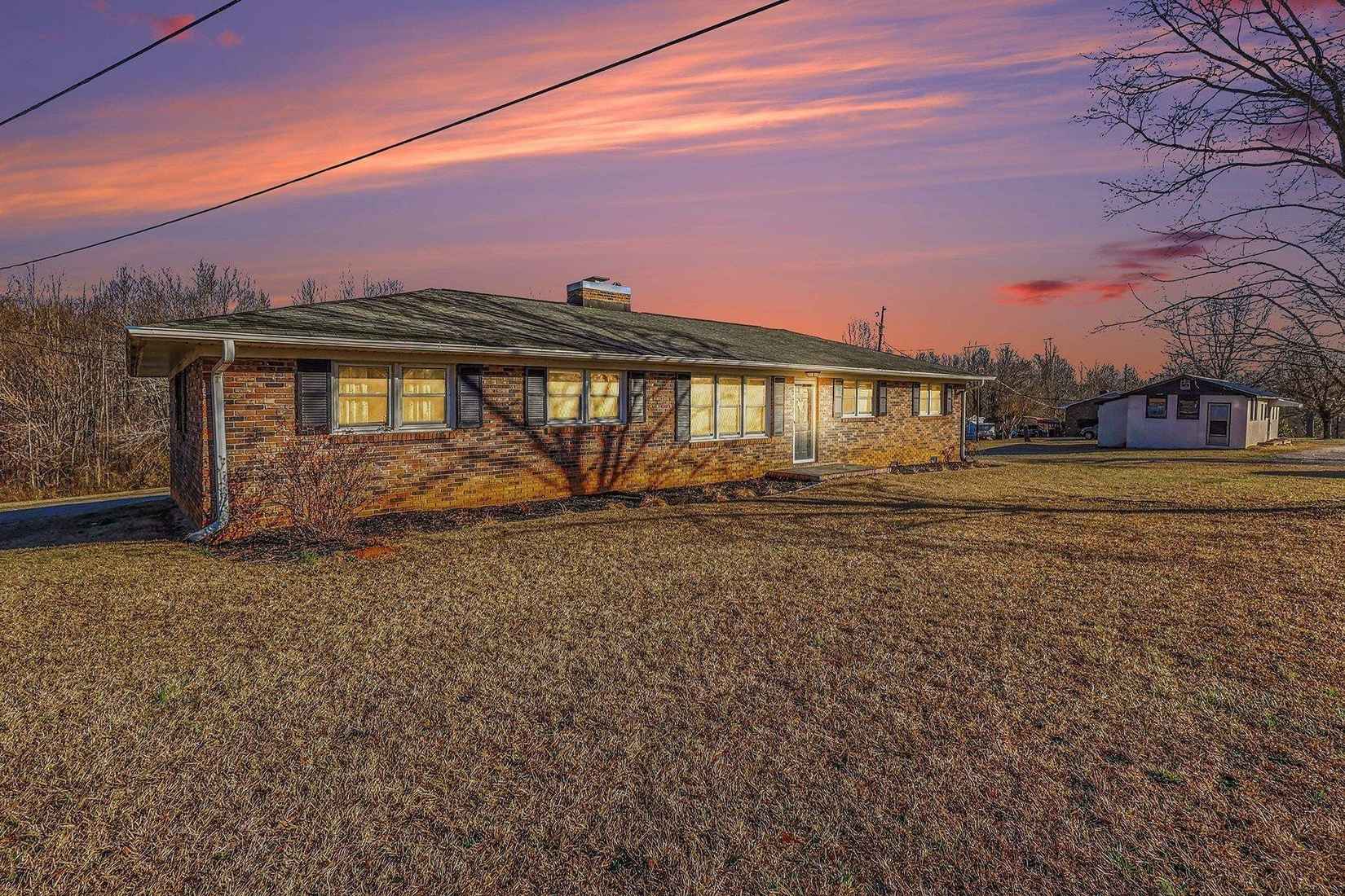 315 Graham Chapel Rd  
