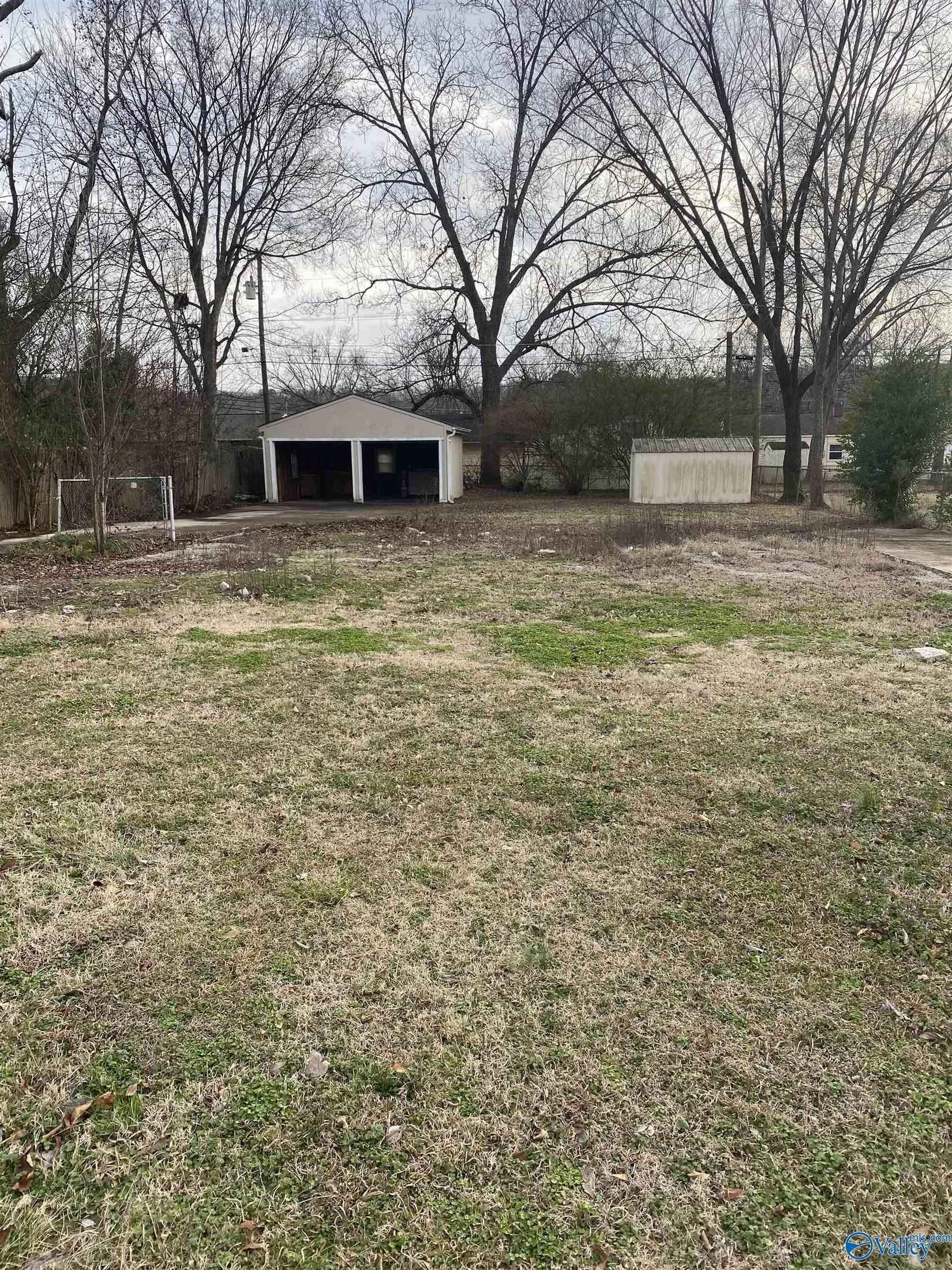 2020 NE Dellbrook Dr  