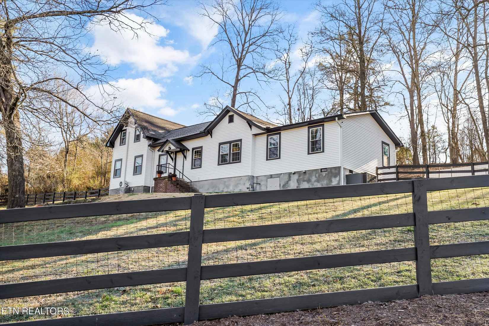 183 Laurel Rd  