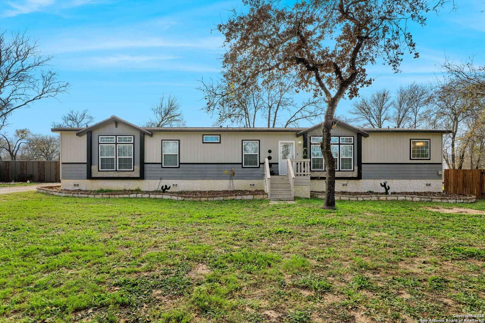 445 Savannah Rdg  