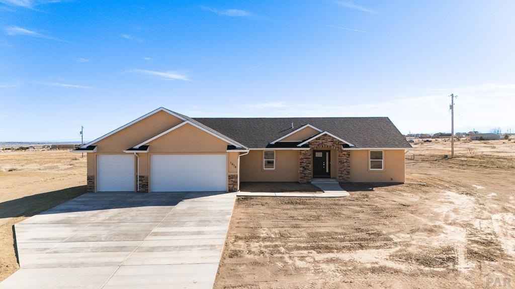 1878 E Tioga Ln  