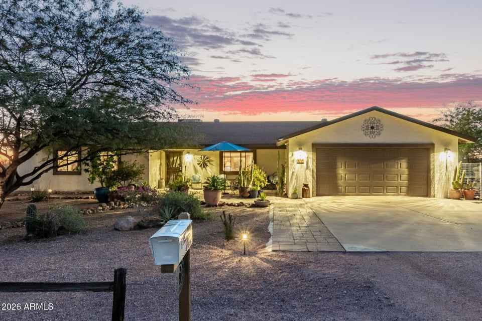 164 S Sixshooter Rd  