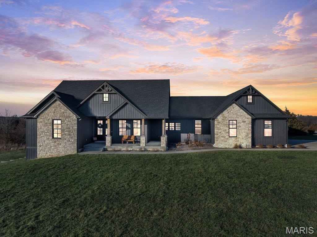 111 Kentucky Derby Dr  