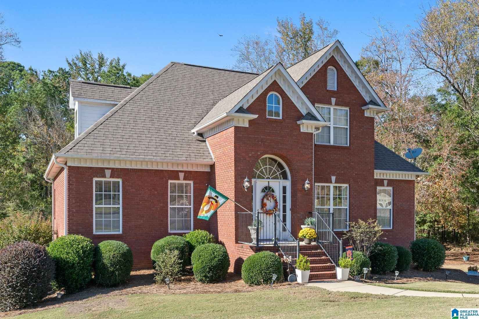240 Silverleaf Dr  