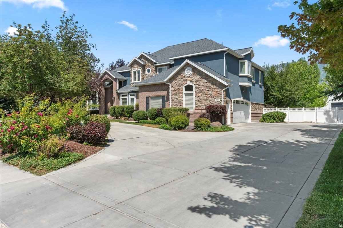 190 N Pfeifferhorn Dr  