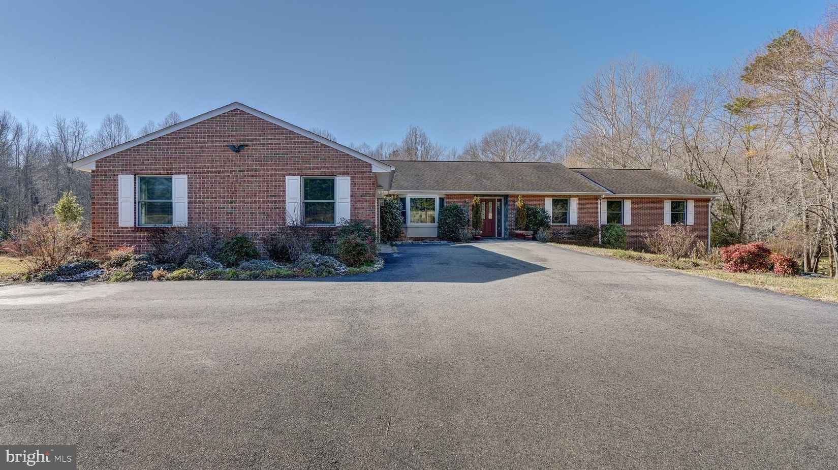 209 Fairway Dr  