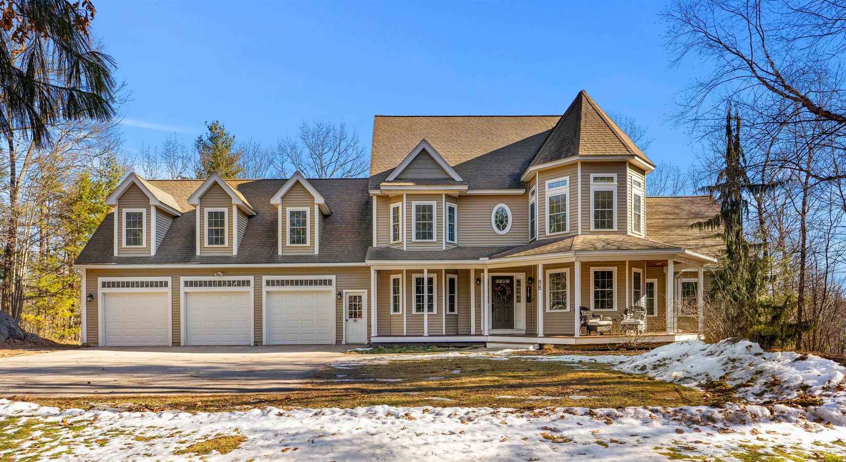 8B Louis Dr  