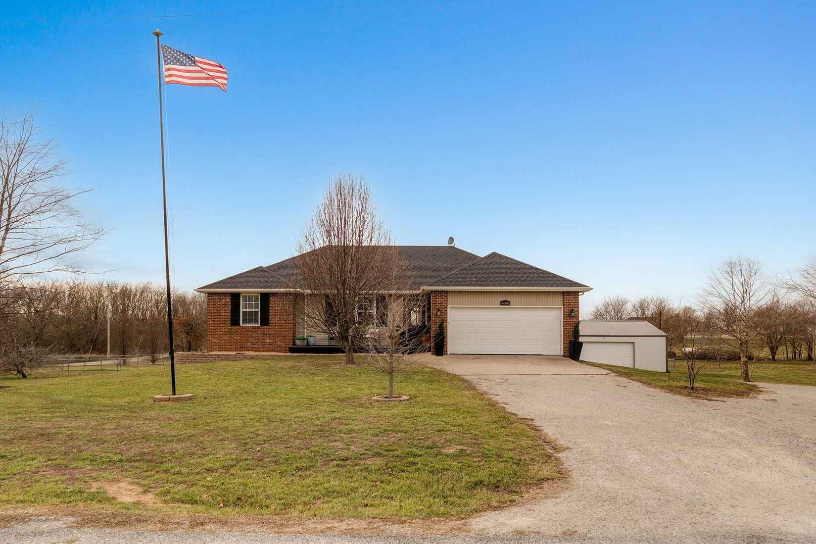 16386 Lawrence 1242  