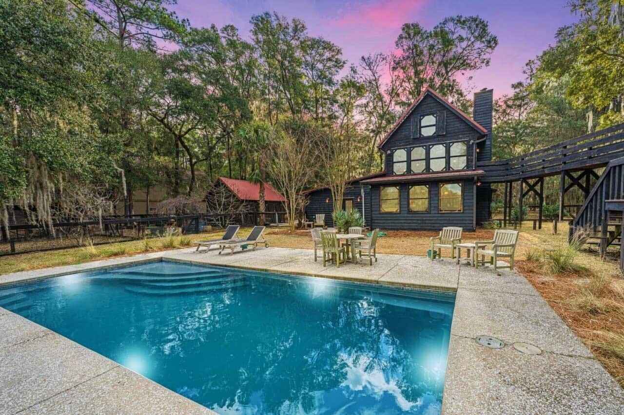 8452 Chisolm Plantation Rd  