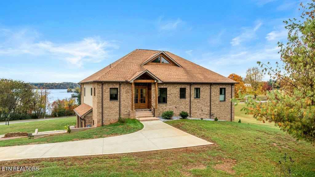 111 Harbor View Ln  