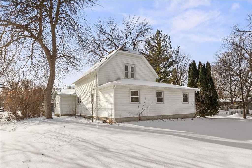 737 Elm Ave E  
