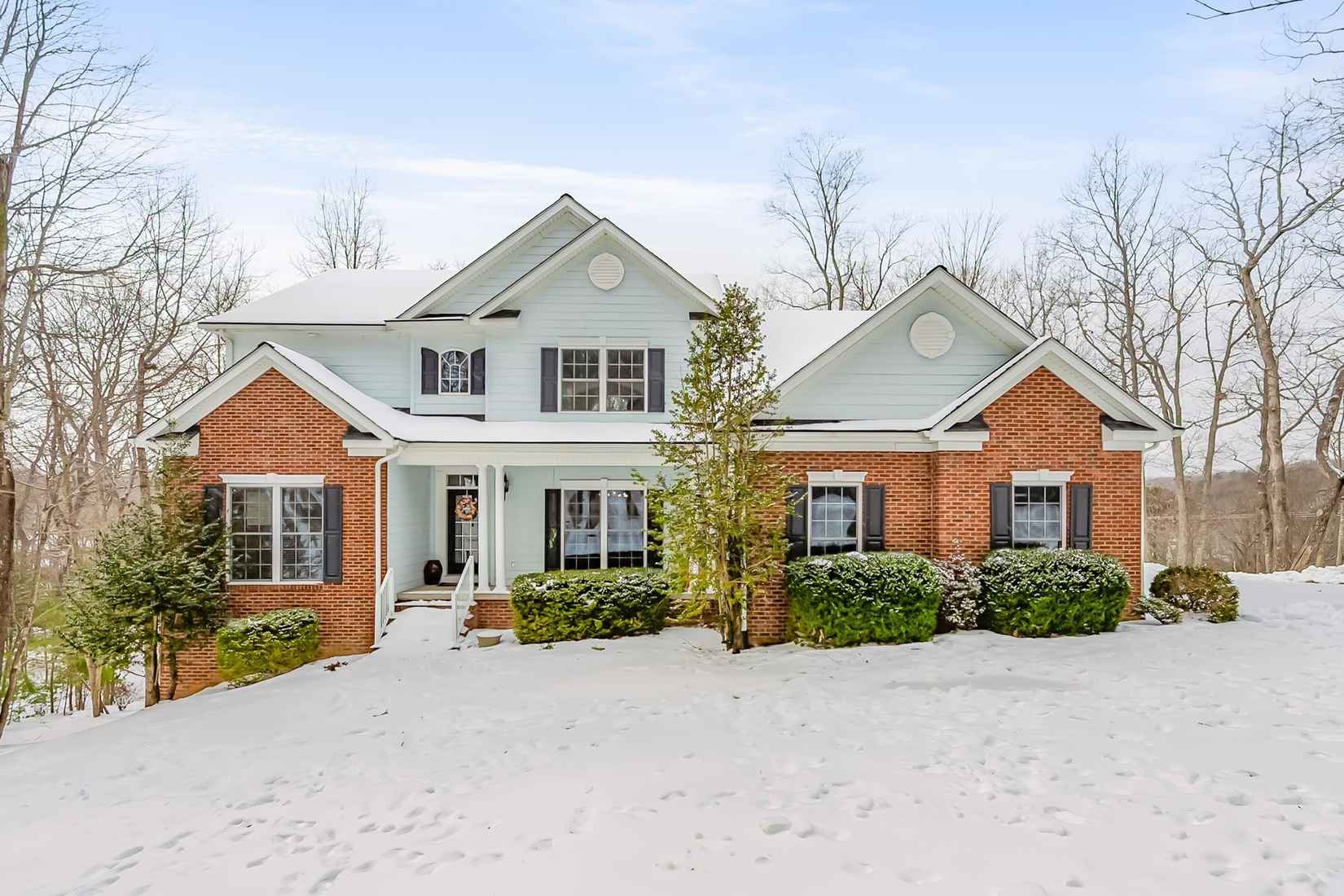 960 Coalwood Way  