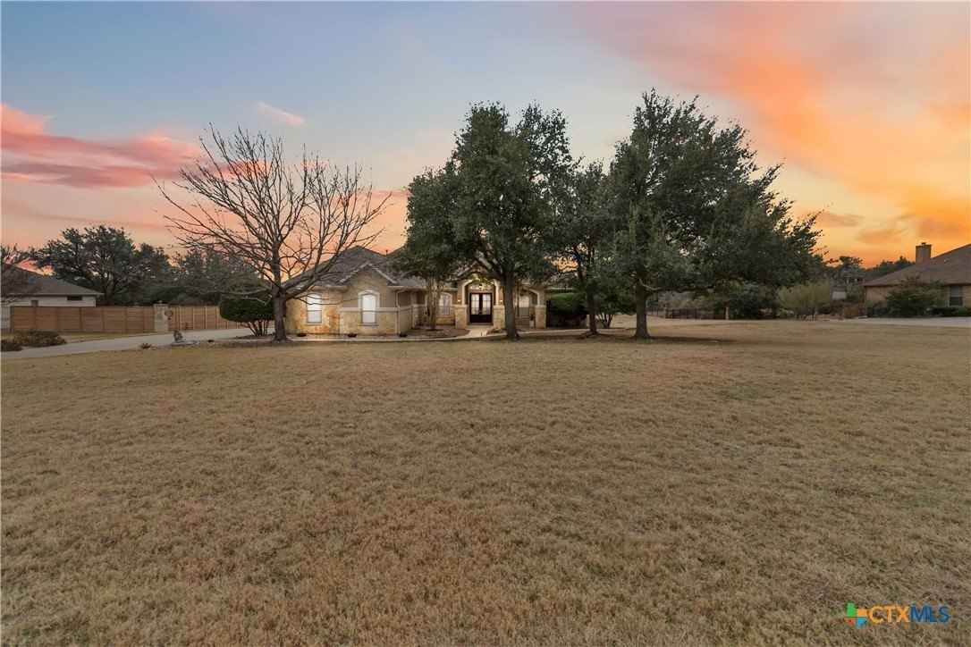 108 Standing Oak Dr  