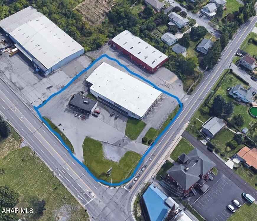 301-19 E Pleasant Valley Blvd  