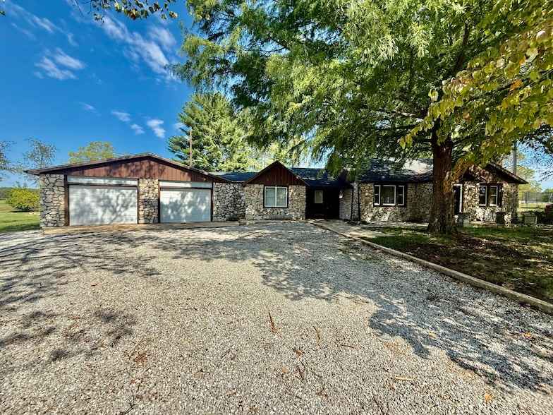 235 MAPLE Ave  
