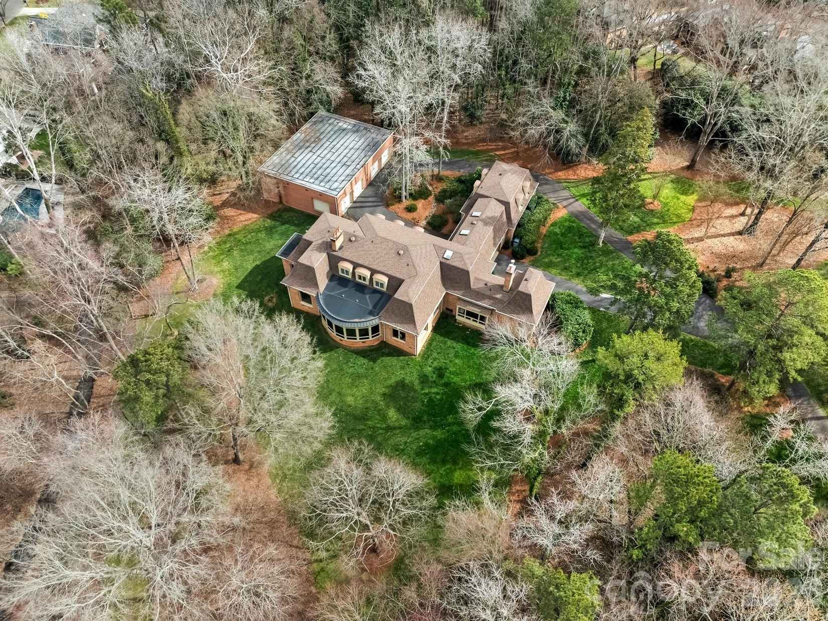 2750 Loch Ln  