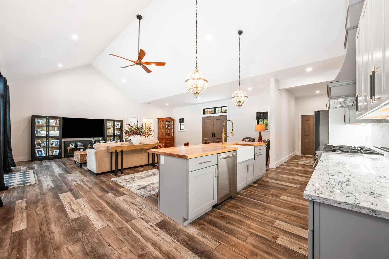 123 Oxbow Ln  
