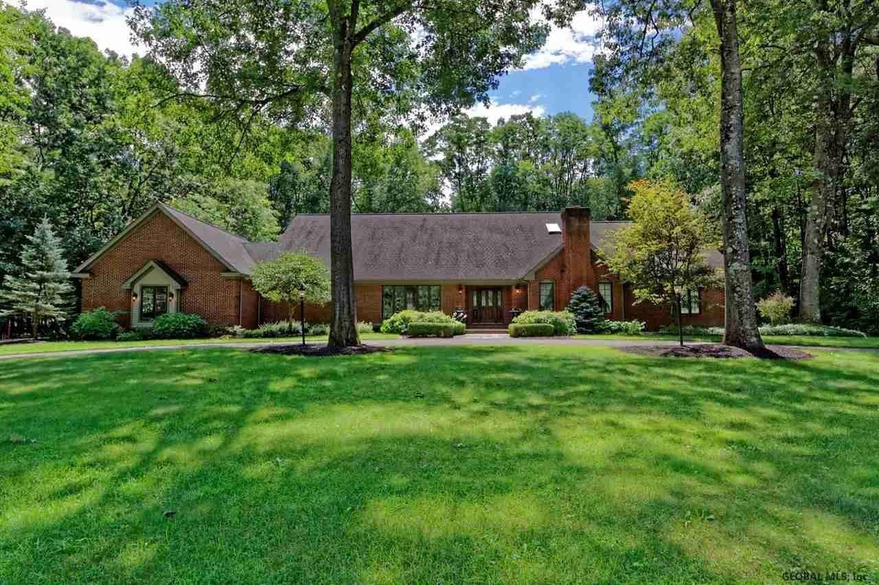 6 Beacon Hill Dr  