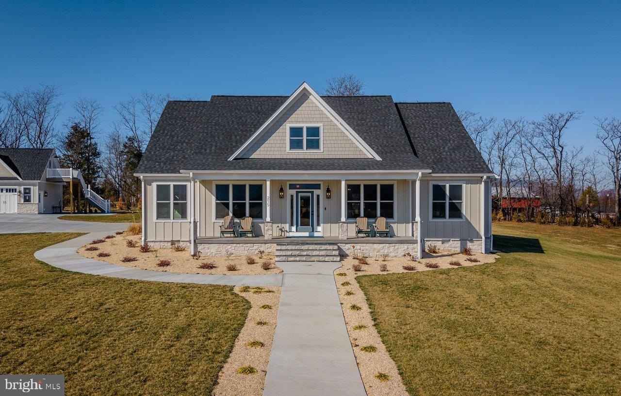 215 FORREST Dr  