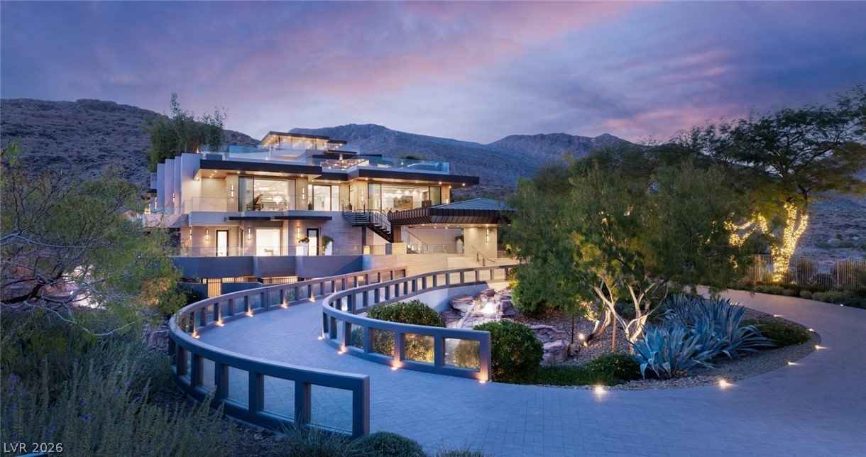9 ECHO PEAK Ln  