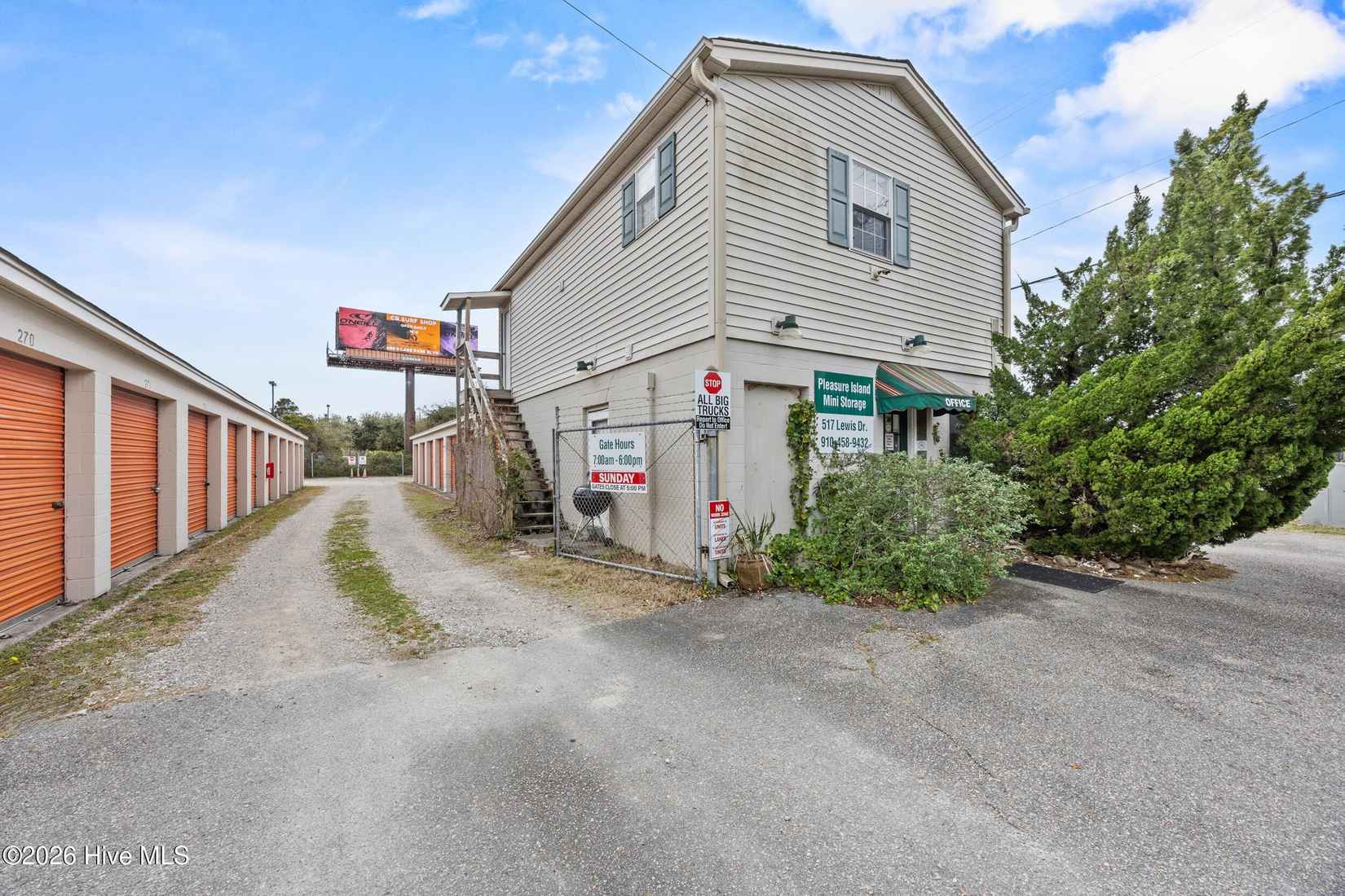 517 Lewis Dr  
