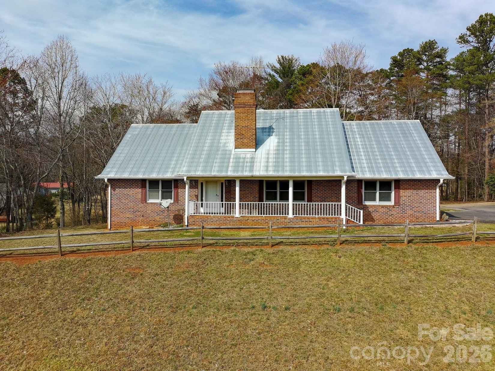 120 Skyline Dr  