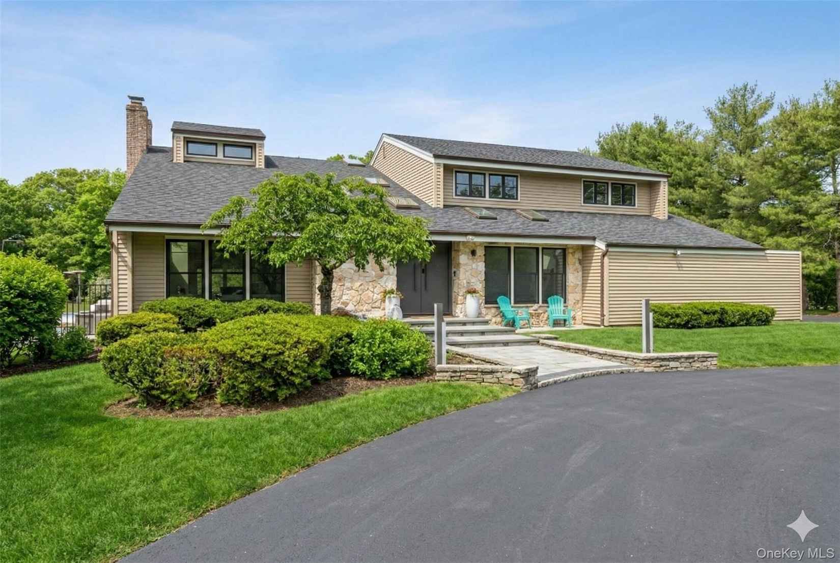 45 Carriage Ct  