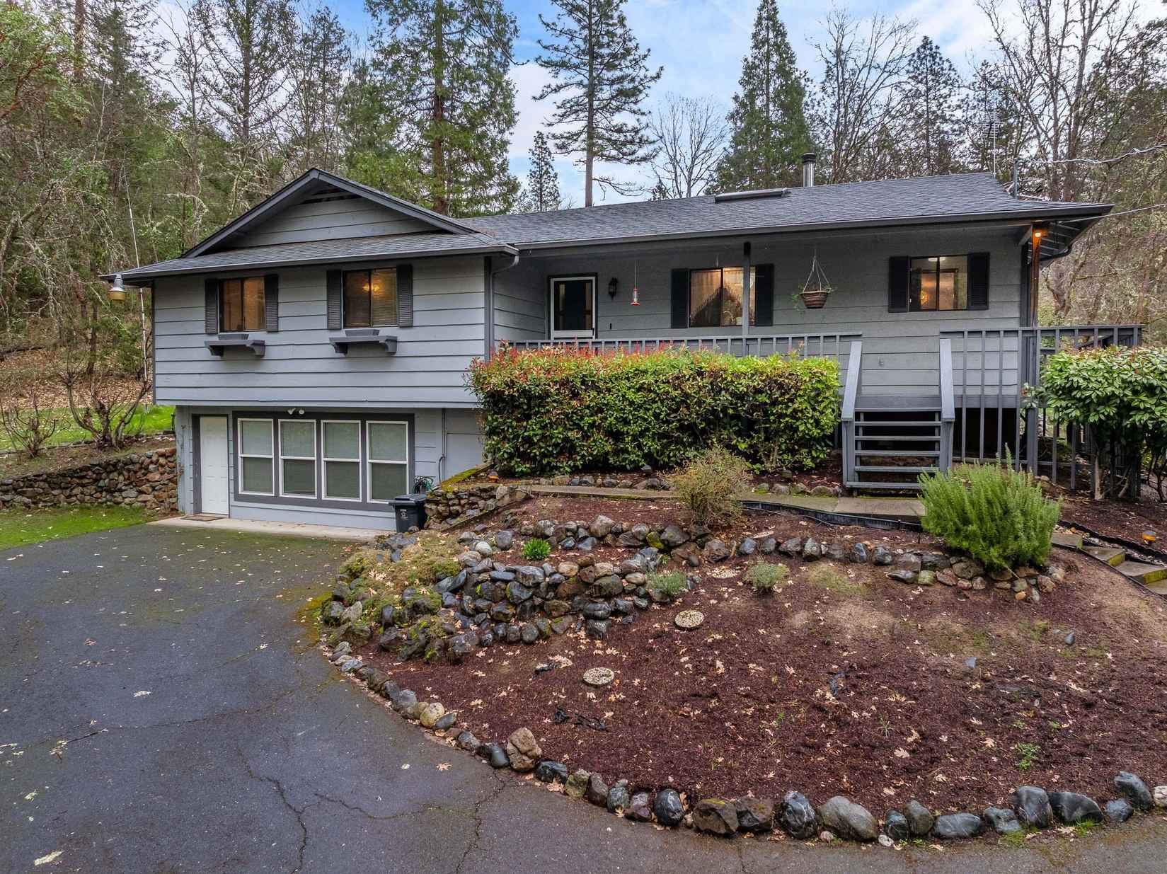 207 Crossbow Ln  