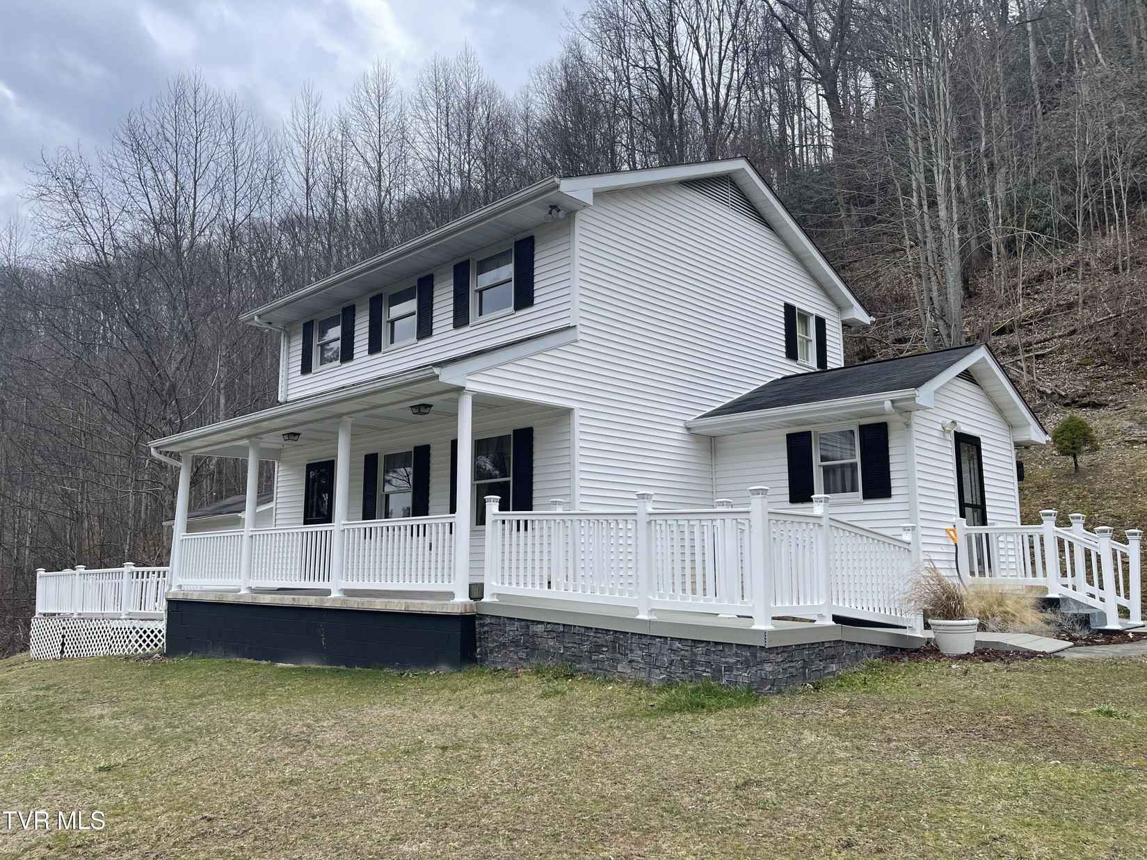 1977 Combs Rdg Rd  