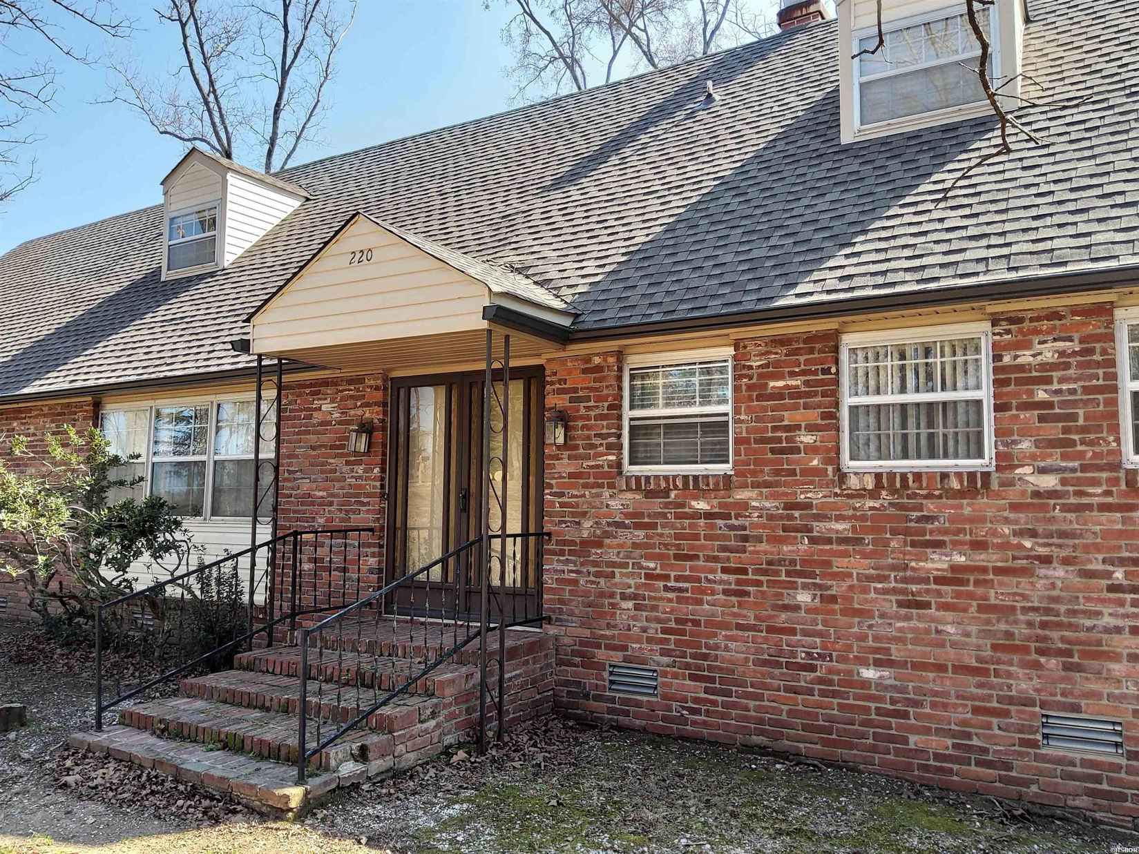 220 BEACHVIEW  
