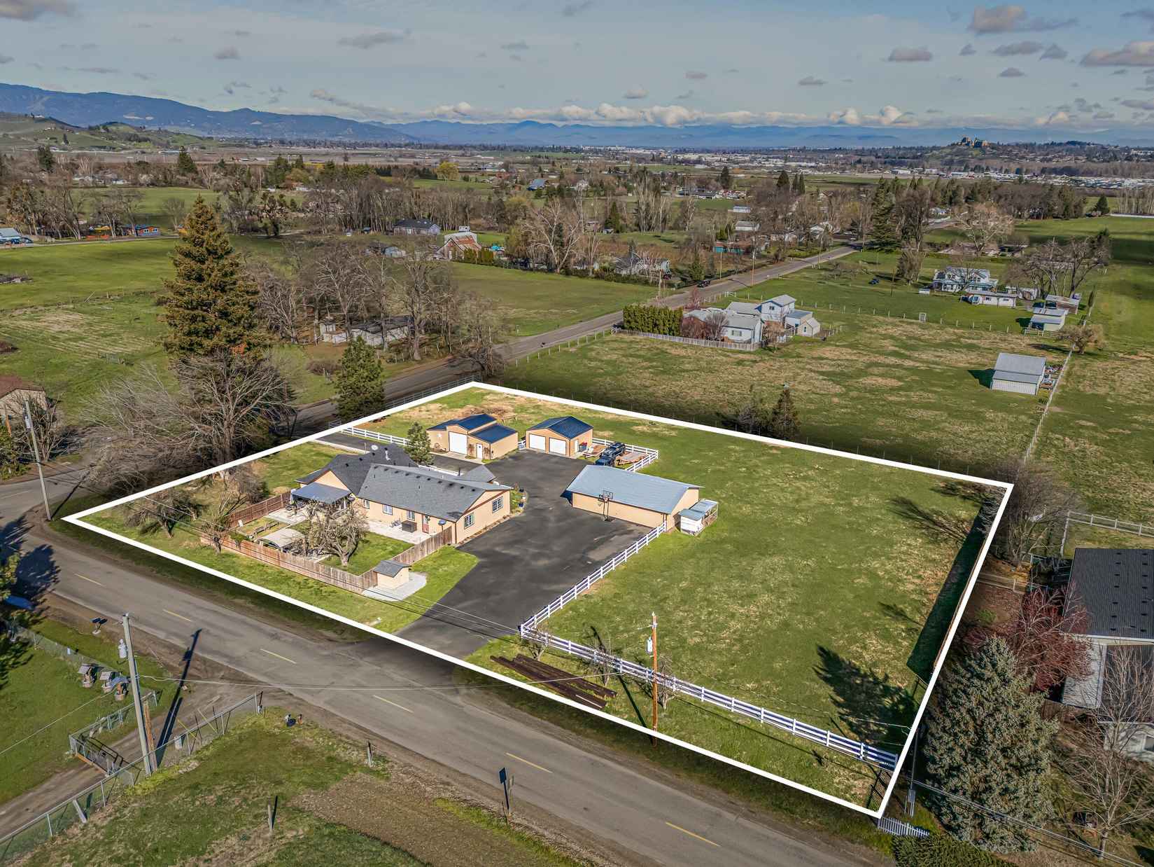 3985 Calhoun Rd  