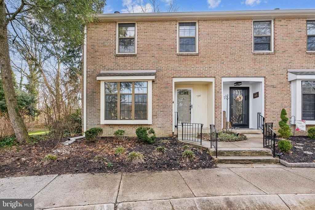734 Kings Croft  