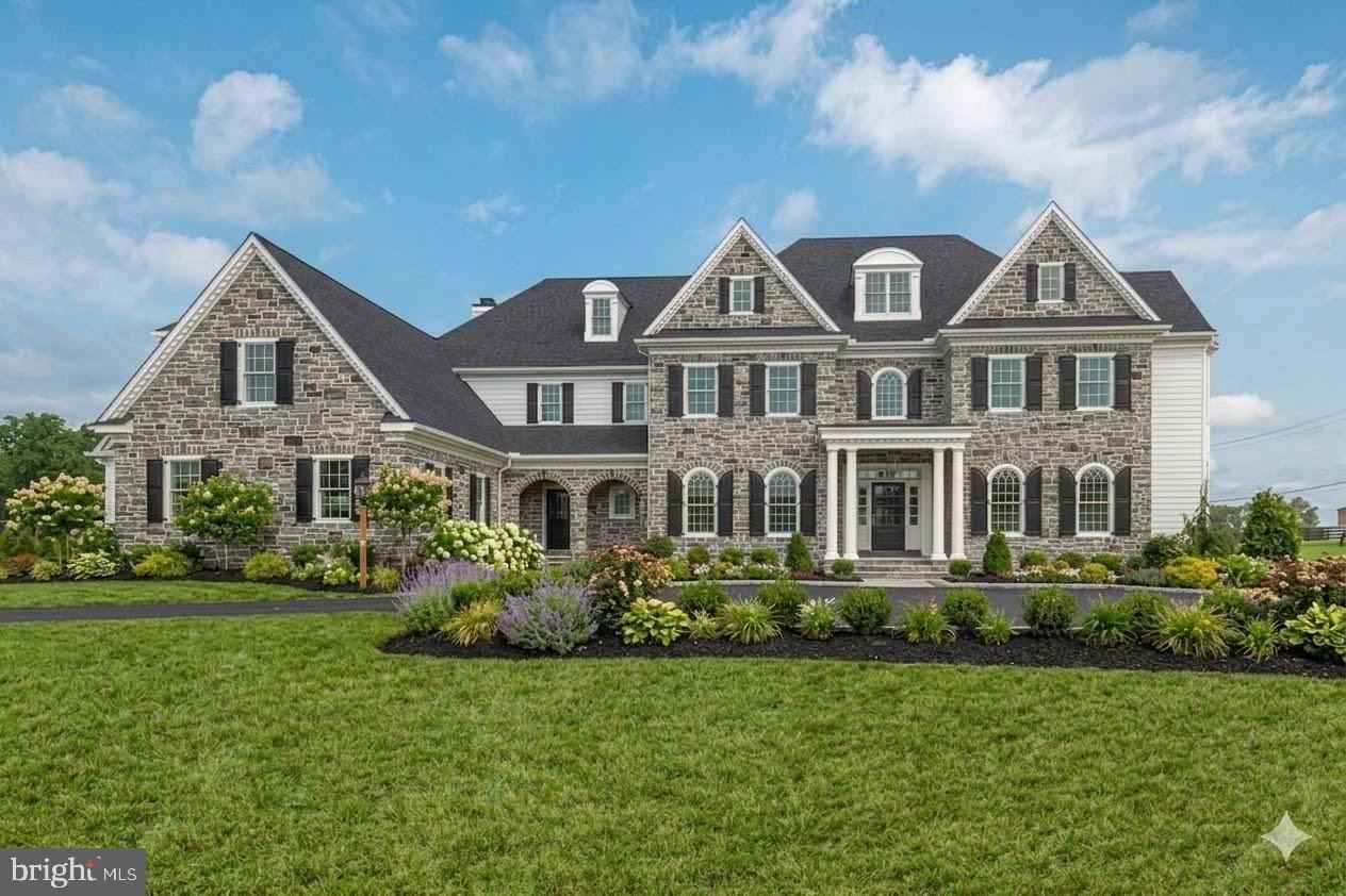 1344 CAROLANNES Way  