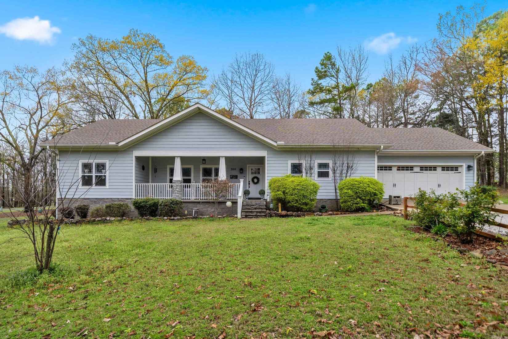 200 Autumn Oaks Dr  