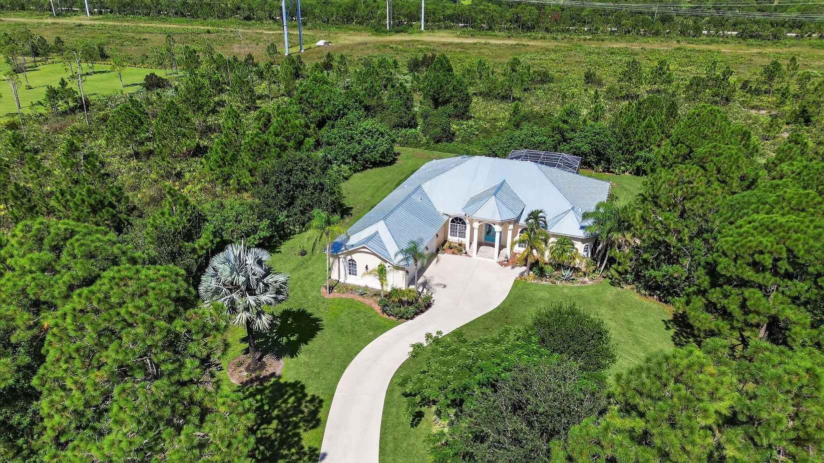 7820 SW Saddlebrook Dr  