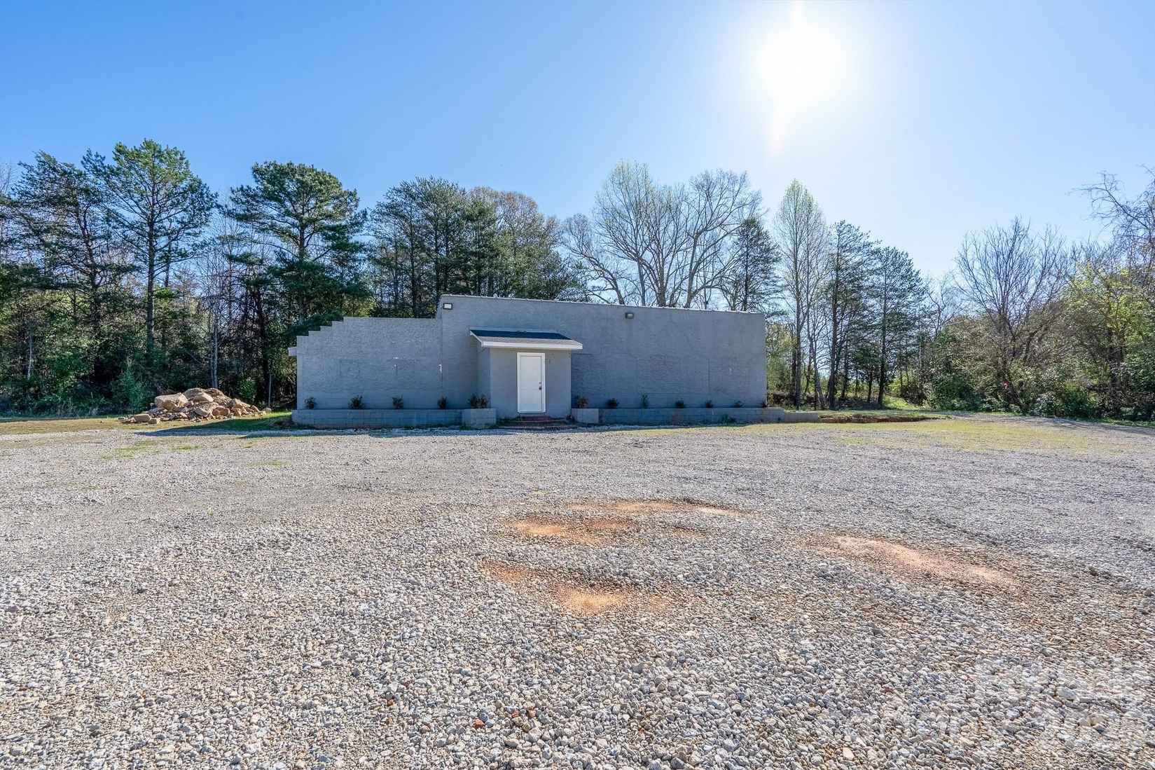1501 Hwy 161  