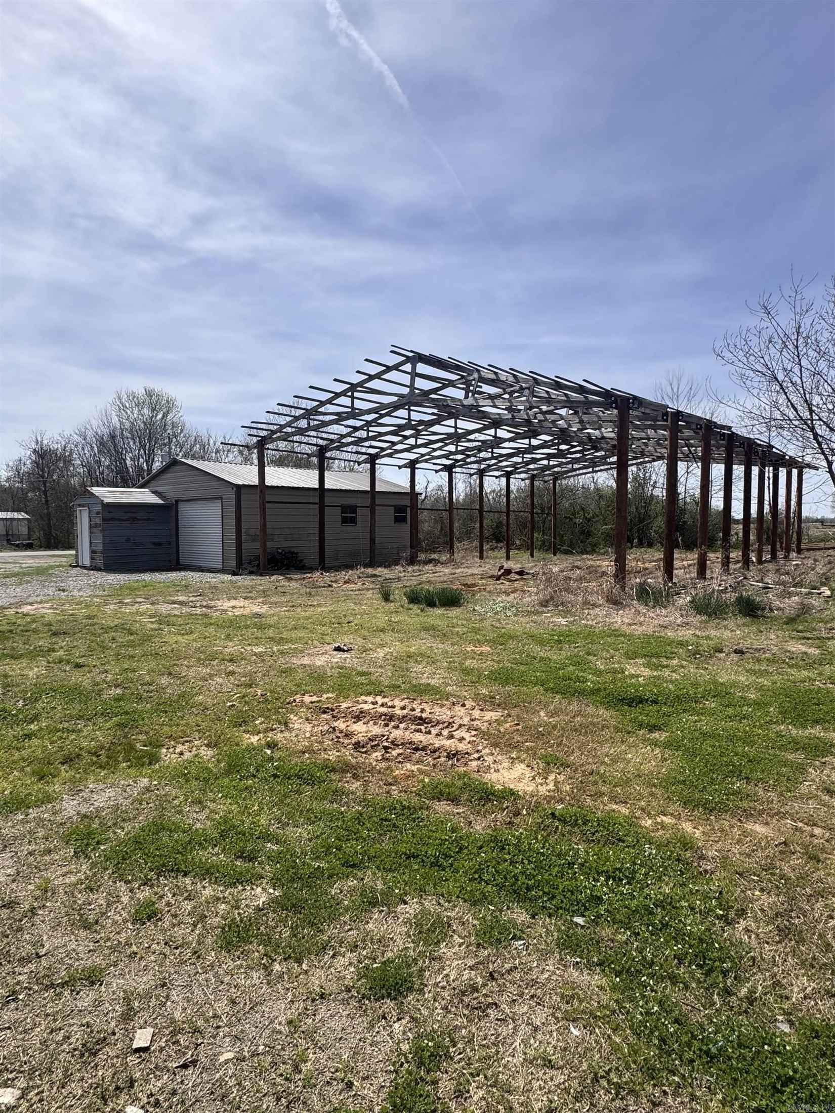 318 E Coal Rd  
