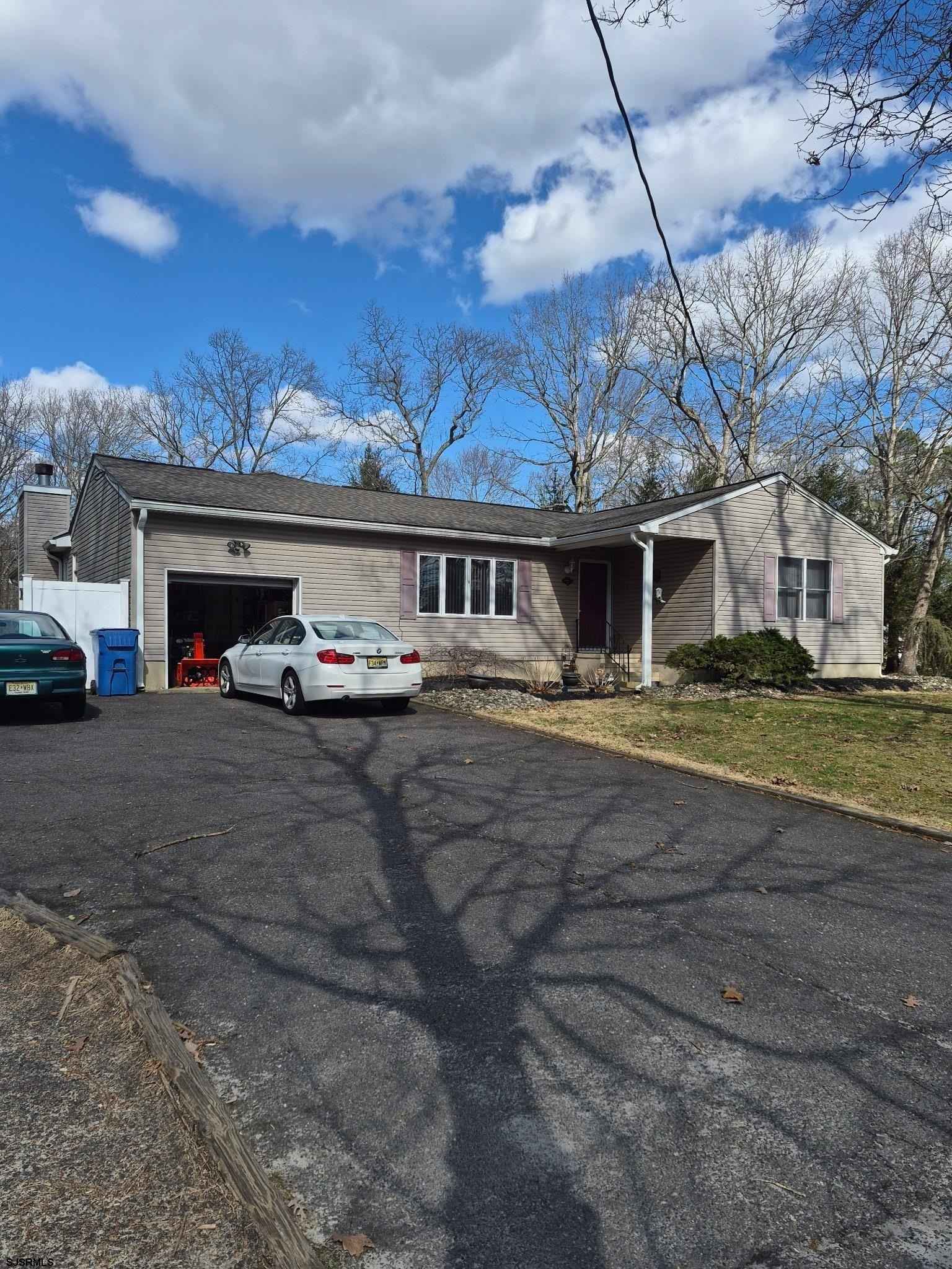 751 Lakehurst Ave Ave  