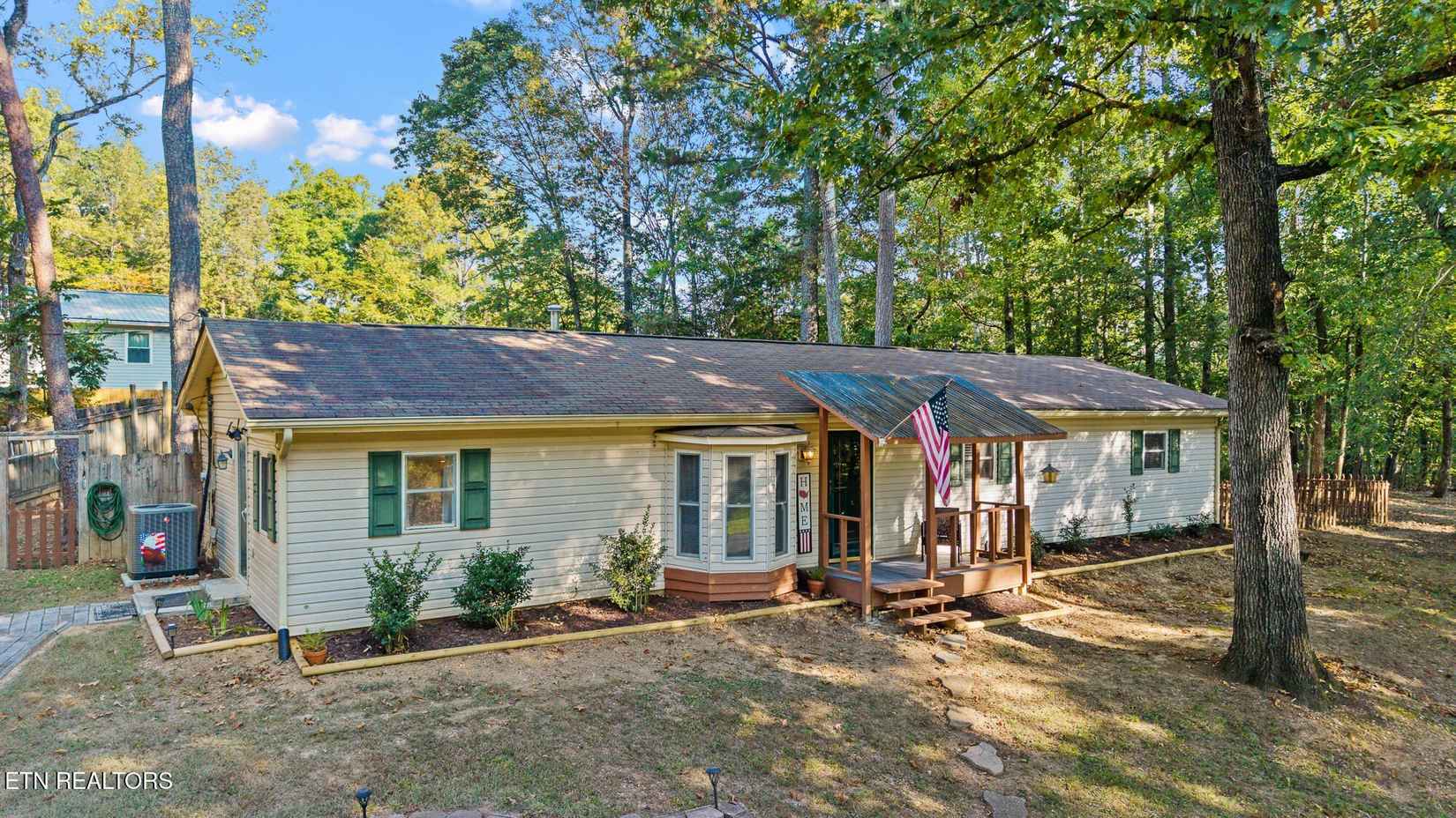 147 SE Norwood Dr  