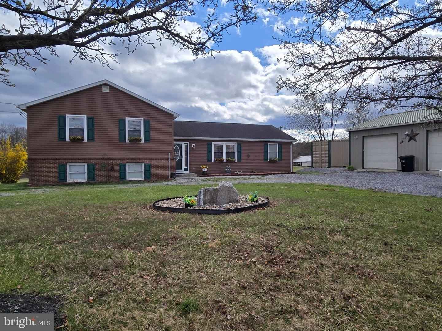70 Kathys Ln  