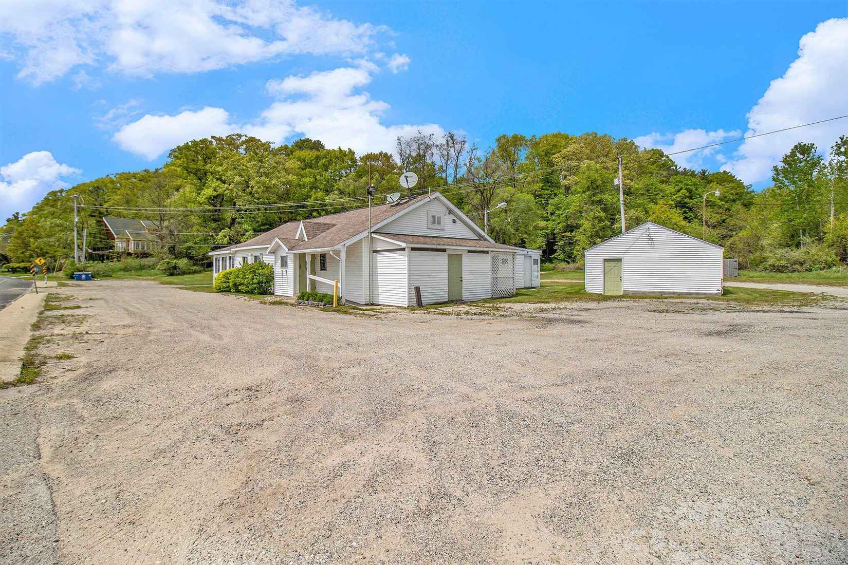 5164 Monroe Rd  