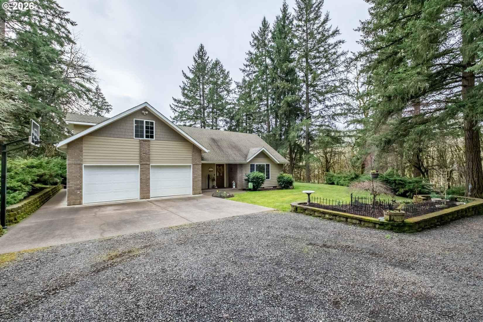 39692 LACOMB Dr  