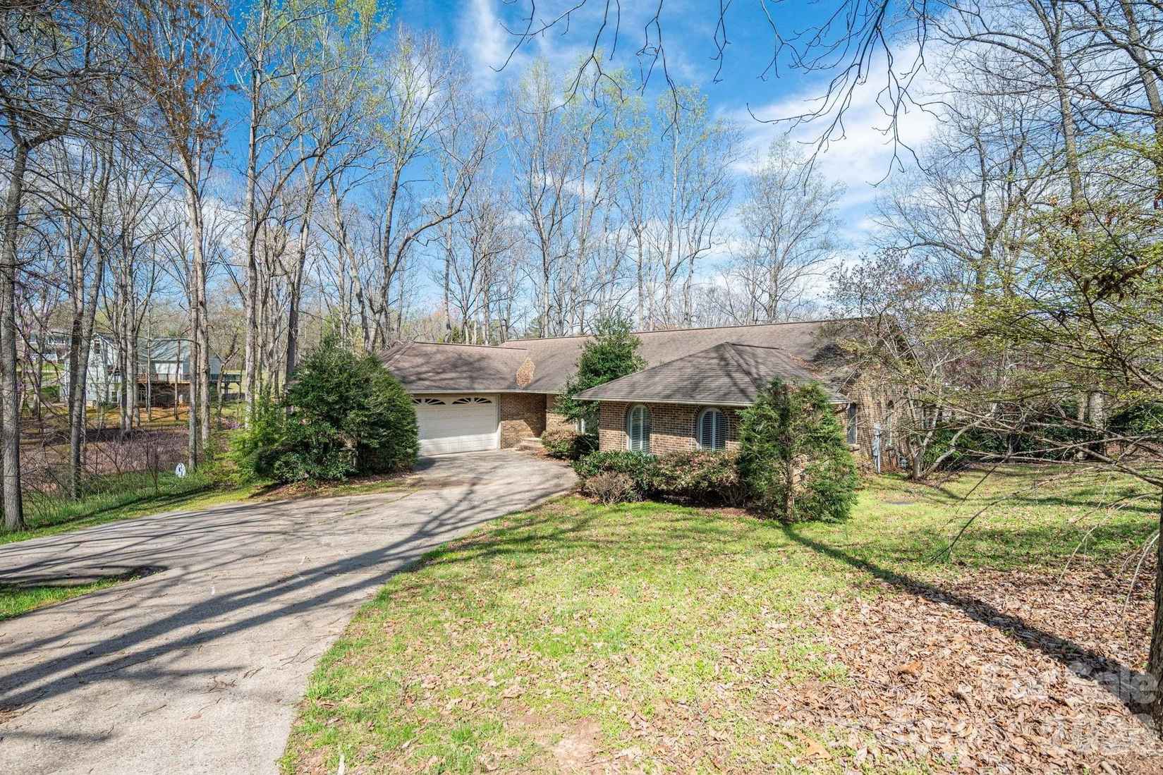 150 Kester Dr  