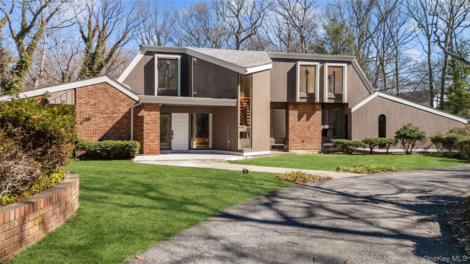 12 Lost Meadow Ln  