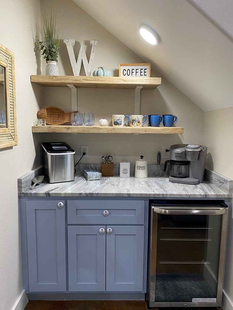 106 Joan St  