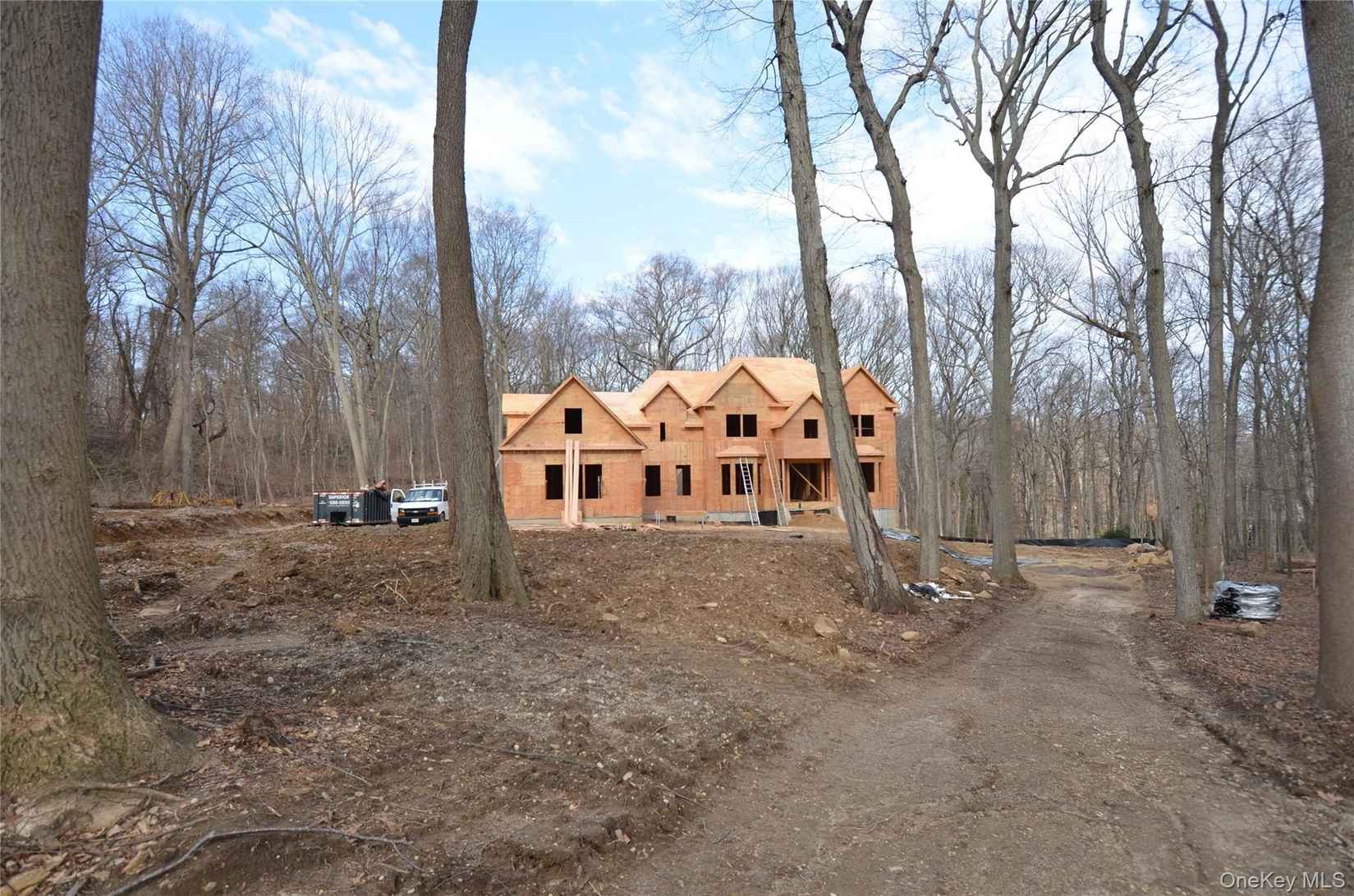 550 Moriches Rd  