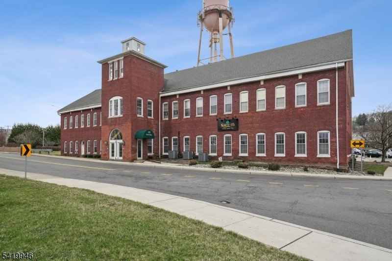 175 N Main St  